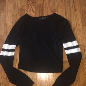 Black and white long sleeve shirt crop top
